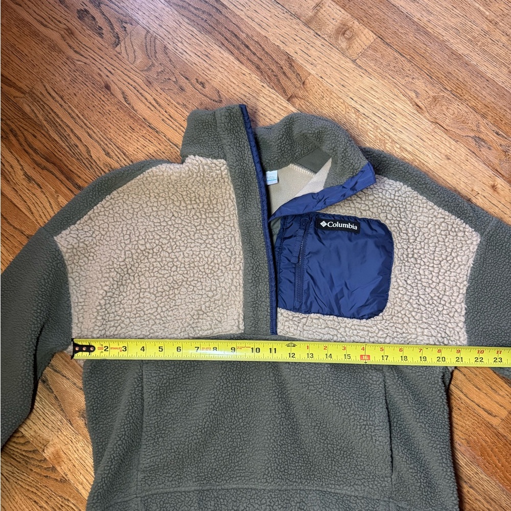 Columbia Olive and Cream Fleece with Blue Accent - Picture 9 of 9